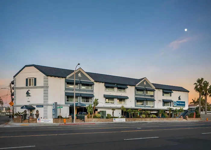 Best Western Harbour Inn & Suites Huntington - Sunset Beach