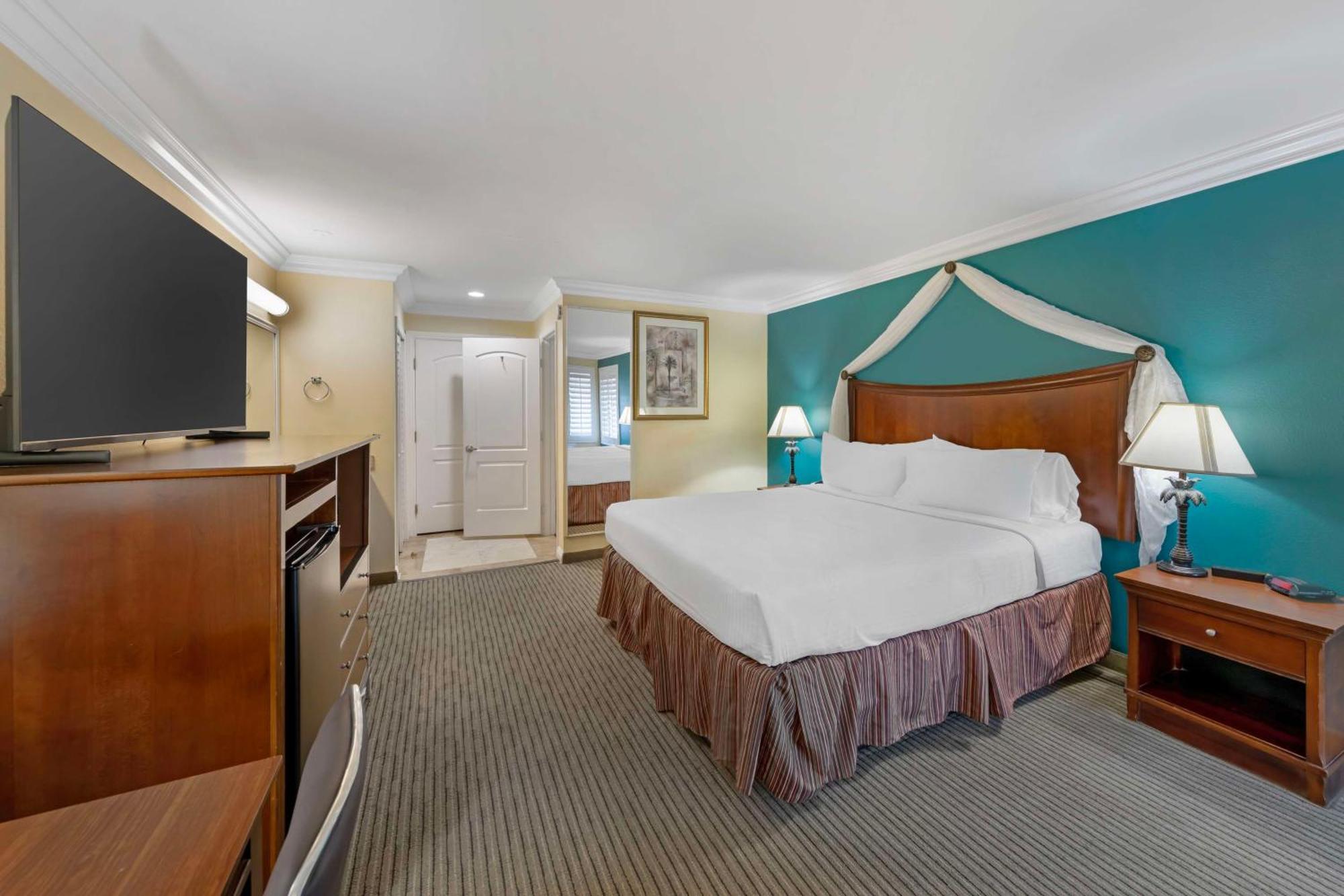 Western Harbour & Huntington - Sunset Hotel 3*