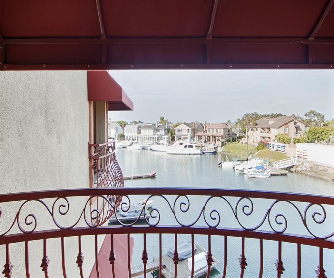 Western Harbour & Huntington - Sunset Hotel